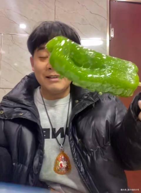 新沂网红吃瓜事件视频曝光,视频曝光引发网友热议